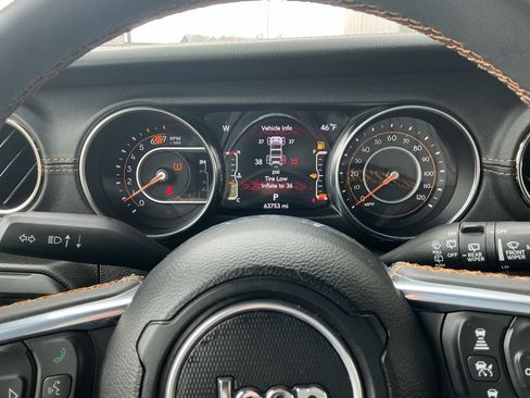 Used 2023 Jeep Wrangler Unlimited Sahara AWD/4WD image 12