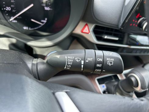 Certified 2024 Toyota Sienna XLE FWD image 21