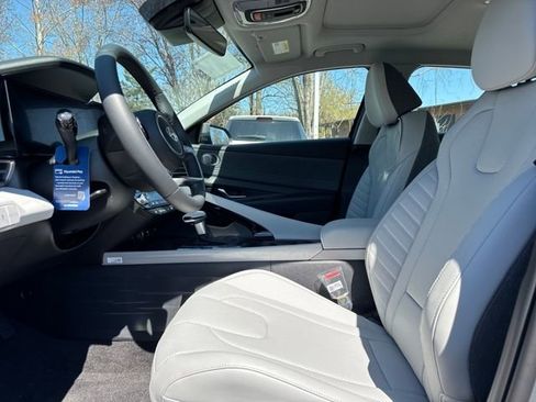 New 2026 Hyundai Elantra Limited FWD image 11