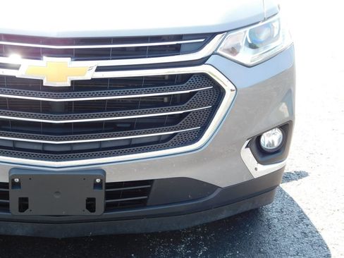 Used 2019 Chevrolet Traverse LT FWD image 9