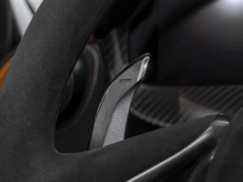 Used 2024 McLaren 750S Spider RWD image 31