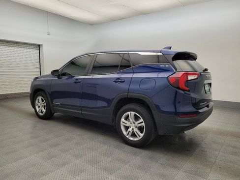 Used 2022 GMC Terrain SLE image 3