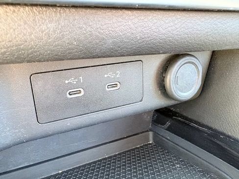 Used 2024 Nissan Rogue SV FWD image 19