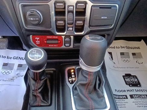 Used 2021 Jeep Wrangler Unlimited Rubicon image 24