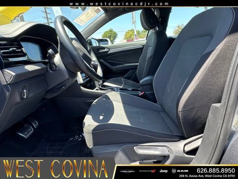 Used 2025 Volkswagen Jetta Sport FWD image 20