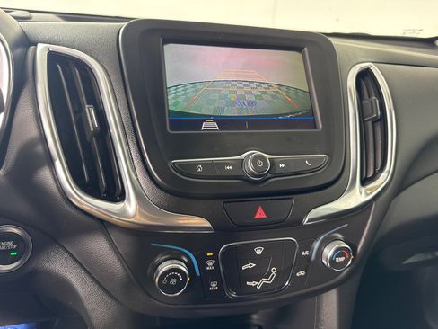 Used 2021 Chevrolet Equinox LT image 17