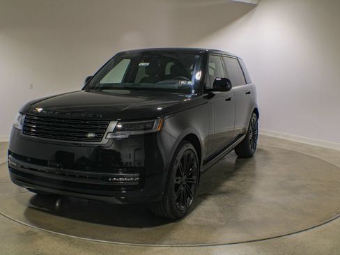 New 2026 Land Rover Range Rover Long Wheelbase SE AWD/4WD image 1