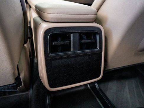 Used 2021 Porsche Taycan image 55