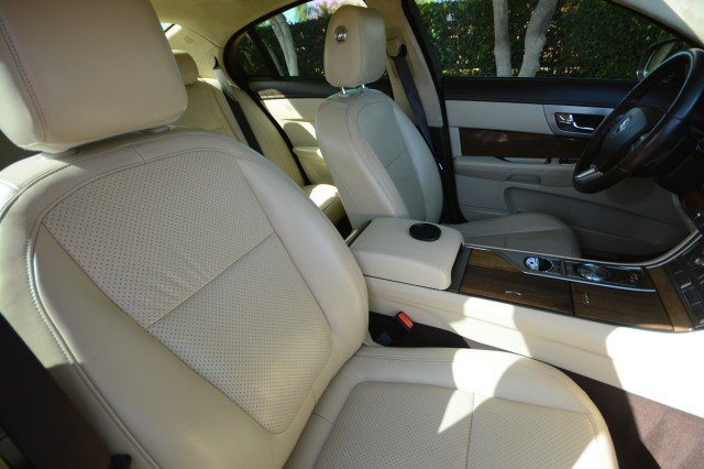 Used 2010 Jaguar XF Supercharged RWD image 34