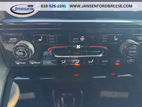 Used 2025 Jeep Grand Cherokee L Limited w/ Black Appearance Package AWD/4WD image 23