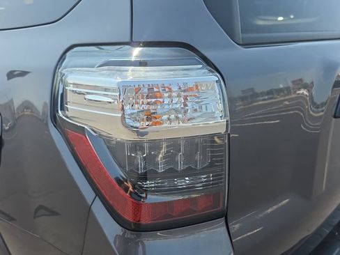 Used 2021 Toyota 4Runner Venture w/ Moonroof Package AWD/4WD image 35