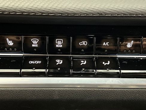 Used 2026 Chevrolet Equinox LT FWD image 47