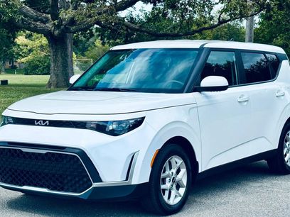 Used 2023 Kia Soul LX w/ LX Technology Package