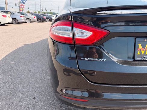 Used 2015 Ford Fusion SE w/ Equipment Group 201A FWD image 26