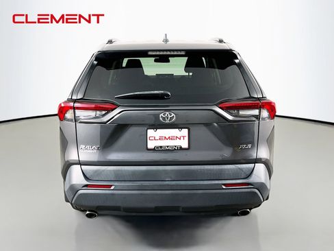 Used 2019 Toyota RAV4 XLE w/ Convenience Package FWD image 8