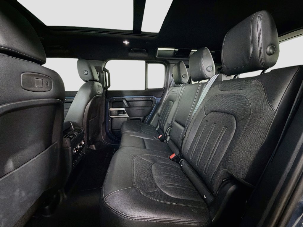 Used 2021 Land Rover Defender 110 SE AWD/4WD image 25