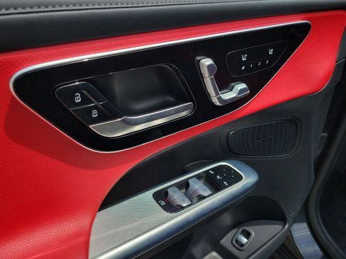 Certified 2025 Mercedes-Benz GLC 300 4MATIC image 17