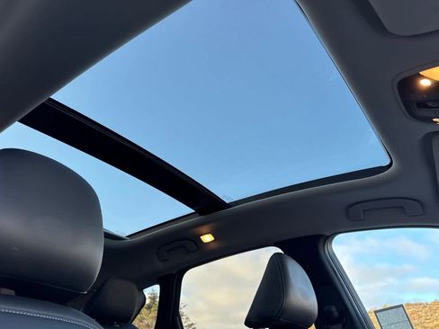 Used 2019 INFINITI QX50 Luxe w/ Navigation Package image 18