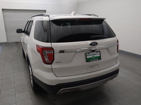 Used 2017 Ford Explorer XLT w/ Equipment Group 202A FWD image 6