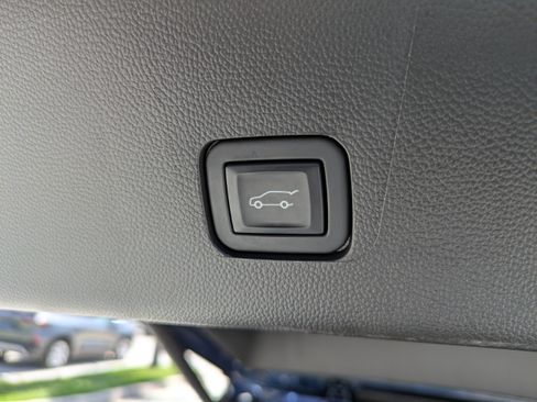 Used 2022 Chevrolet Traverse LT w/ LPO, Floor Liner Package AWD/4WD image 14