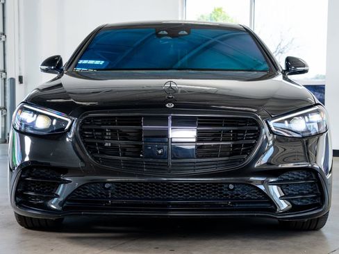 Used 2023 Mercedes-Benz S 580 S 580 image 3
