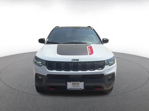 Used 2025 Jeep Compass Trailhawk AWD/4WD image 4