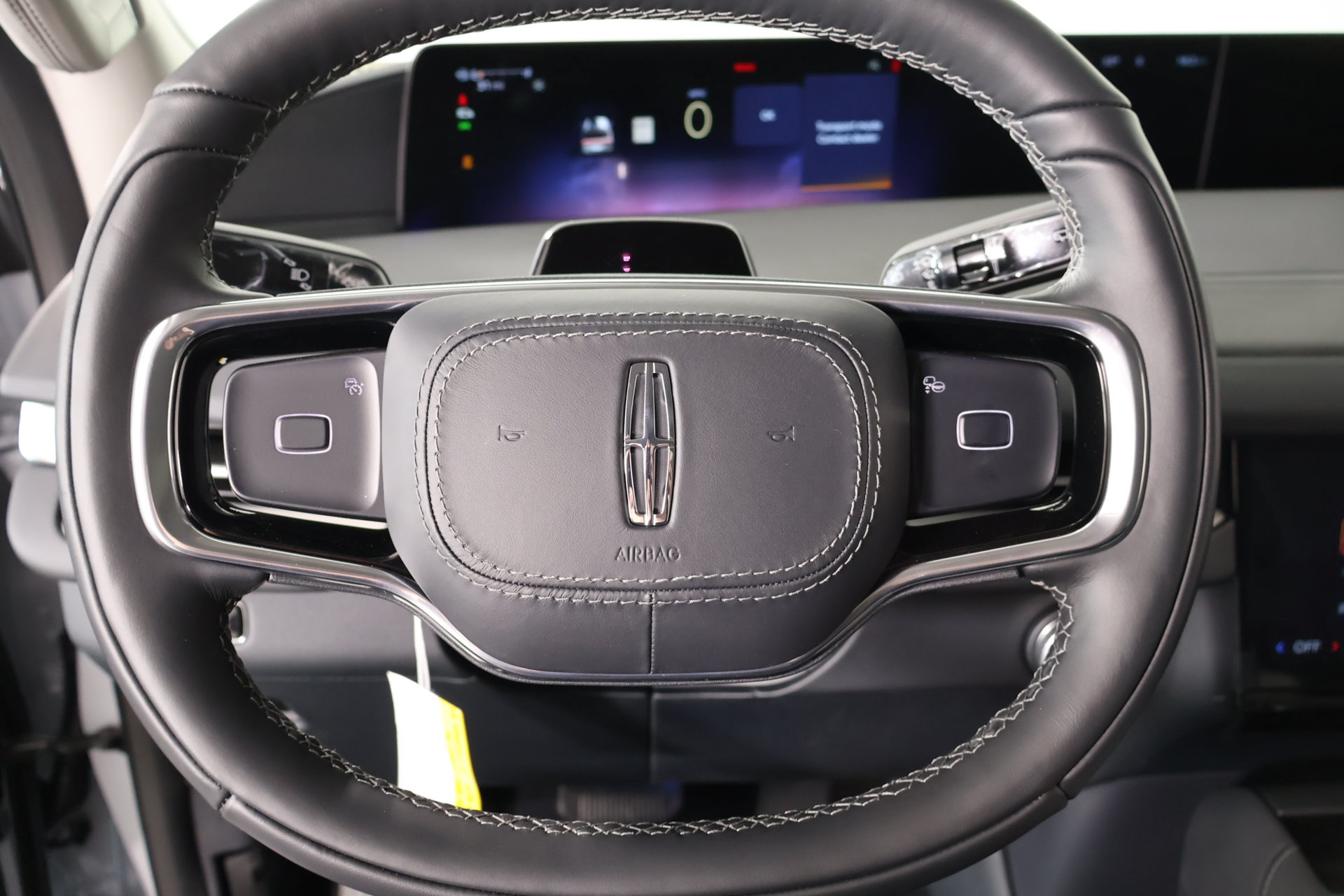 New 2026 Lincoln Navigator Premiere AWD/4WD image 3