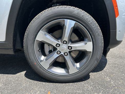 New 2026 Jeep Grand Cherokee L Limited RWD image 10