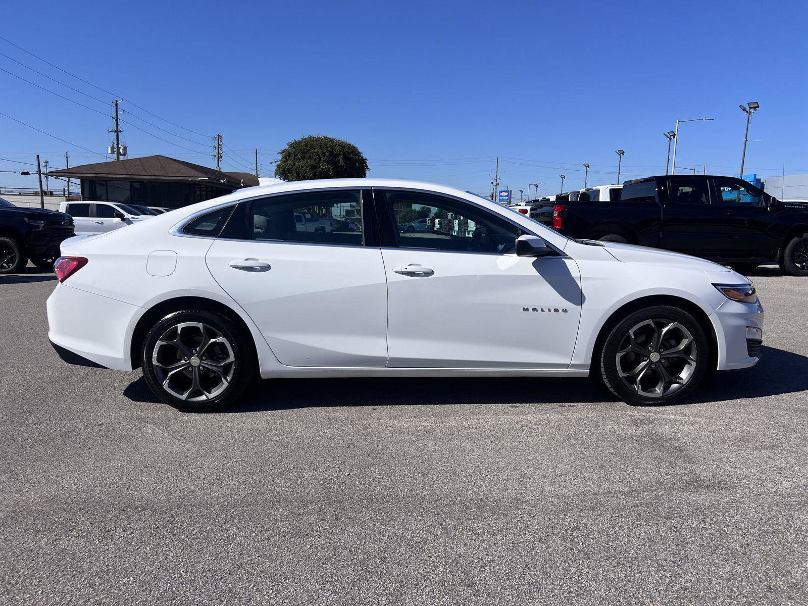 Used 2022 Chevrolet Malibu LT FWD image 8
