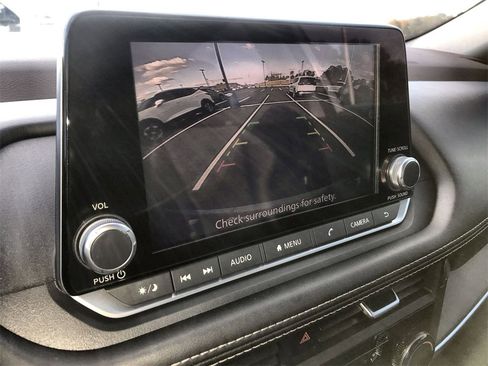 Used 2021 Nissan Rogue S image 17