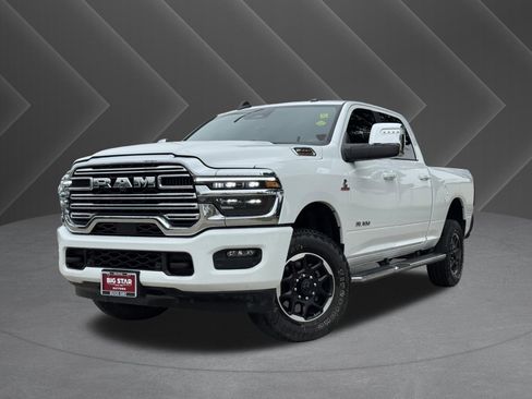 Used 2025 RAM 2500 Laramie AWD/4WD image 2