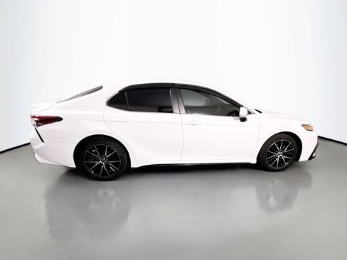 Used 2022 Toyota Camry SE w/ Convenience Package FWD image 11
