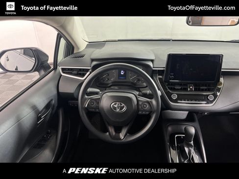 Used 2025 Toyota Corolla LE FWD image 18