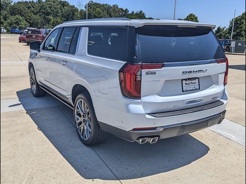 New 2026 GMC Yukon XL Denali Ultimate w/ LPO, Illumination Package AWD/4WD image 8