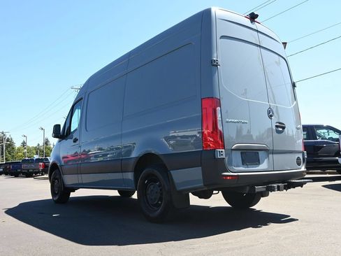 Used 2019 Mercedes-Benz Sprinter 144 image 4