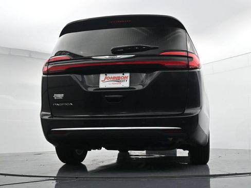 Used 2023 Chrysler Pacifica Touring-L FWD image 35