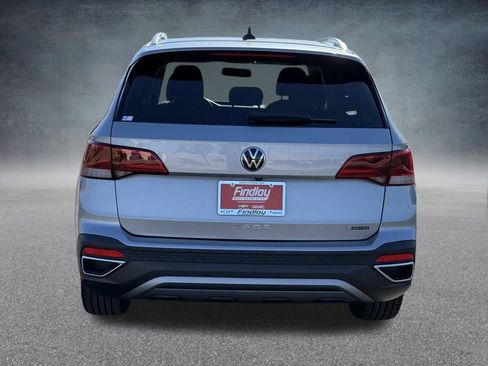 Used 2022 Volkswagen Taos SE image 4