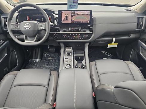New 2026 Nissan Pathfinder SL w/ SL Premium Package AWD/4WD image 9