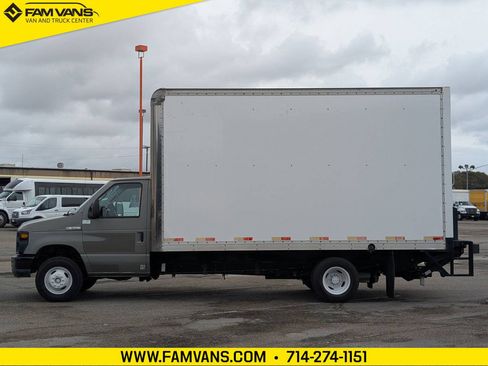 Used 2017 Ford E-350 and Econoline 350 Super Duty image 4