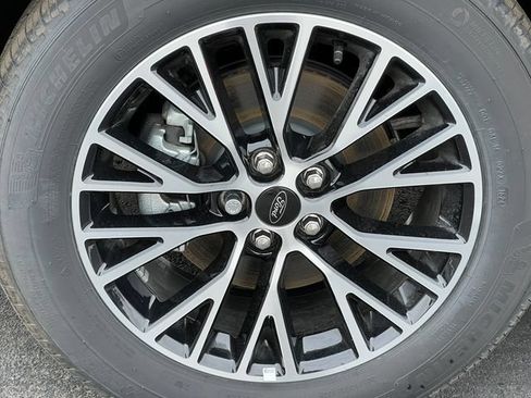 New 2024 Ford Escape SE w/ PHEV Premium Package FWD image 6