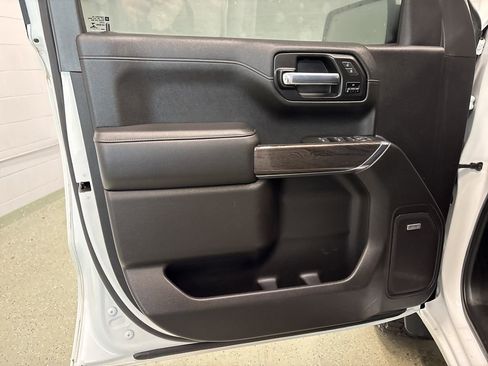 Used 2020 Chevrolet Silverado 1500 LTZ image 14