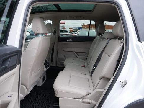 Used 2021 Volkswagen Atlas SE w/ Panoramic Sunroof Package image 17