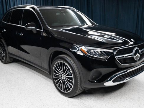 New 2027 Mercedes-Benz GLC 300 image 3