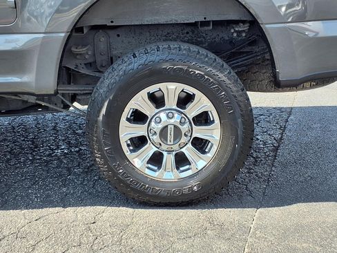 Used 2019 Ford F250 XLT w/ XLT Premium Package AWD/4WD image 10