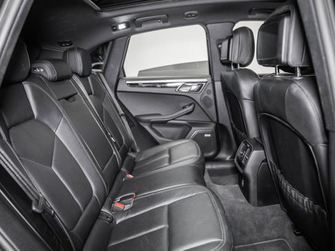 Used 2021 Porsche Macan S image 22