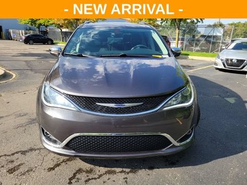 Used 2019 Chrysler Pacifica Limited FWD image 8
