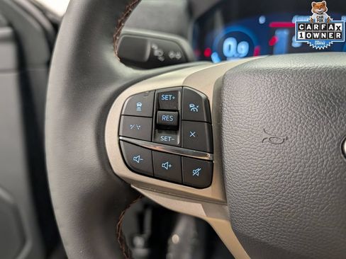 Used 2025 Ford Explorer Active AWD/4WD image 19