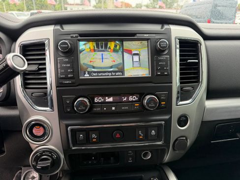 Used 2018 Nissan Titan PRO-4X w/ Pro-4x Convenience Package AWD/4WD image 13