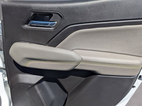 Used 2024 Chevrolet Colorado ZR2 w/ Technology Package image 36