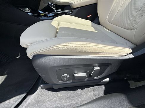Used 2024 BMW X3 xDrive30i w/ Premium Package w/ZPA AWD/4WD image 18